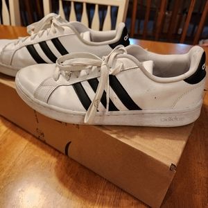 Adidas Sneakers